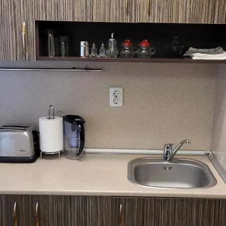 Apartman къща ,,велбъжд,, *